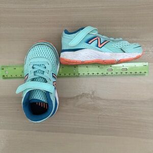 New Balance Toddler/baby 680v6 Blue and Orange Sneakers (size 6) - almost new!